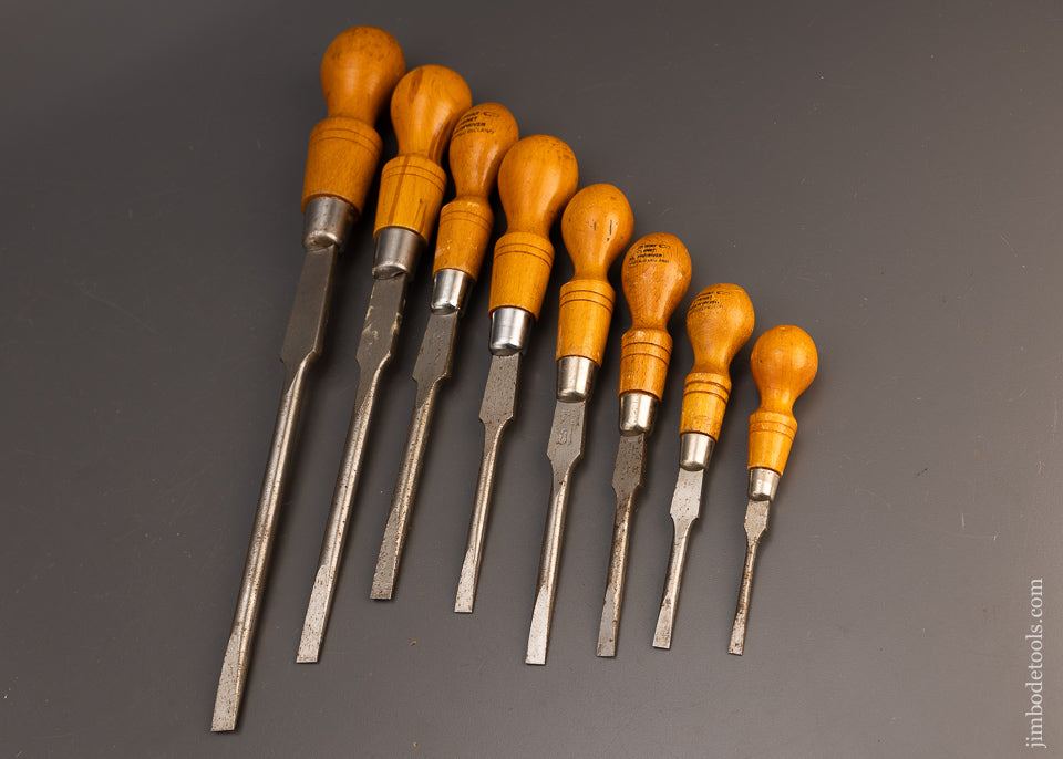 Fantastic Set of 8 English Beech Cabinet Maker’s Screwdrivers by FOOTPRINT - 112875