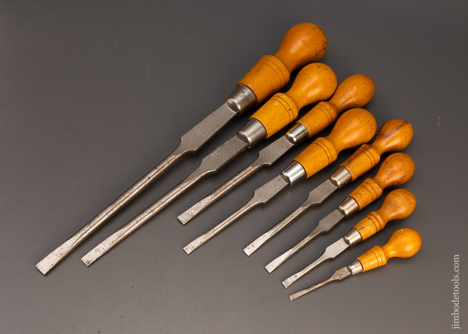 Fantastic Set of 8 English Beech Cabinet Maker’s Screwdrivers by FOOTPRINT - 112875