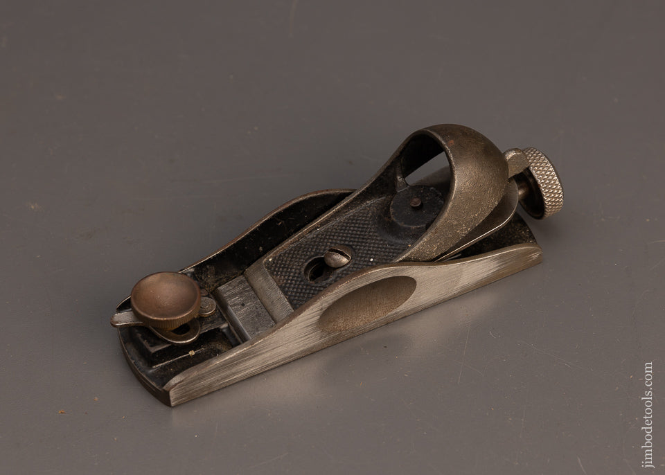 Fine STANLEY No. 60 1/2 Low Angle Block Plane with Adjustable Mouth - 114597