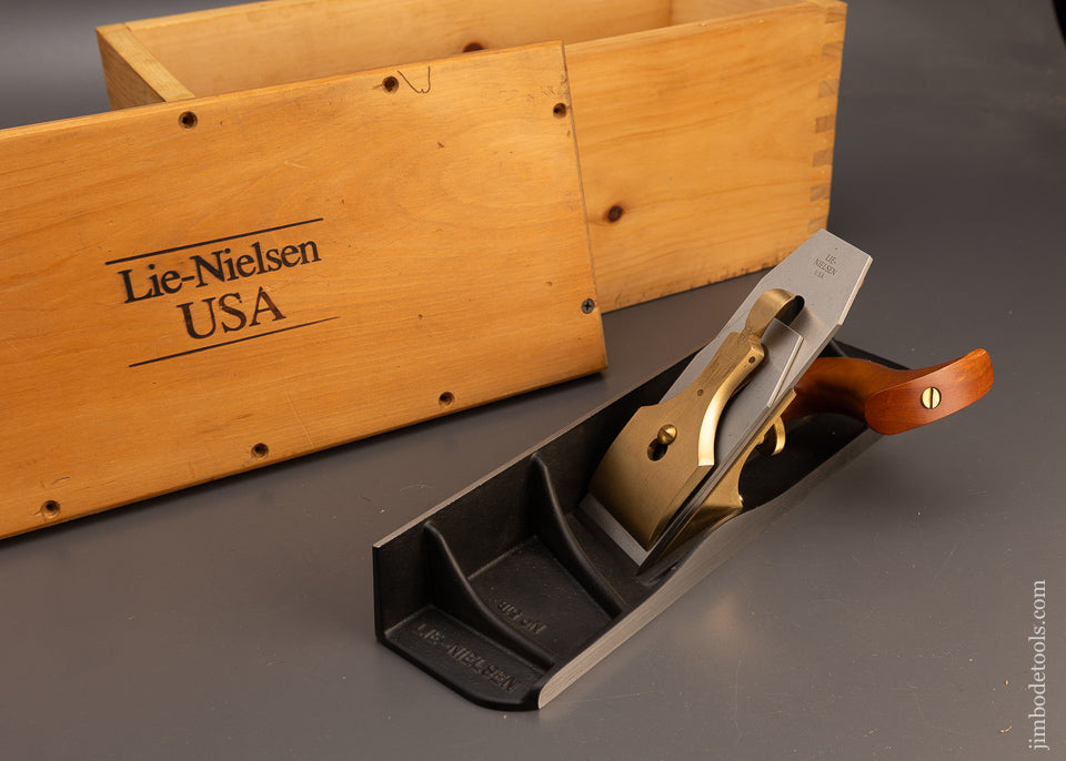 LIE-NIELSEN No. 51 Shoot Chute Board Plane NEAR MINT in Custom LIE-NIELSEN Box - 115110