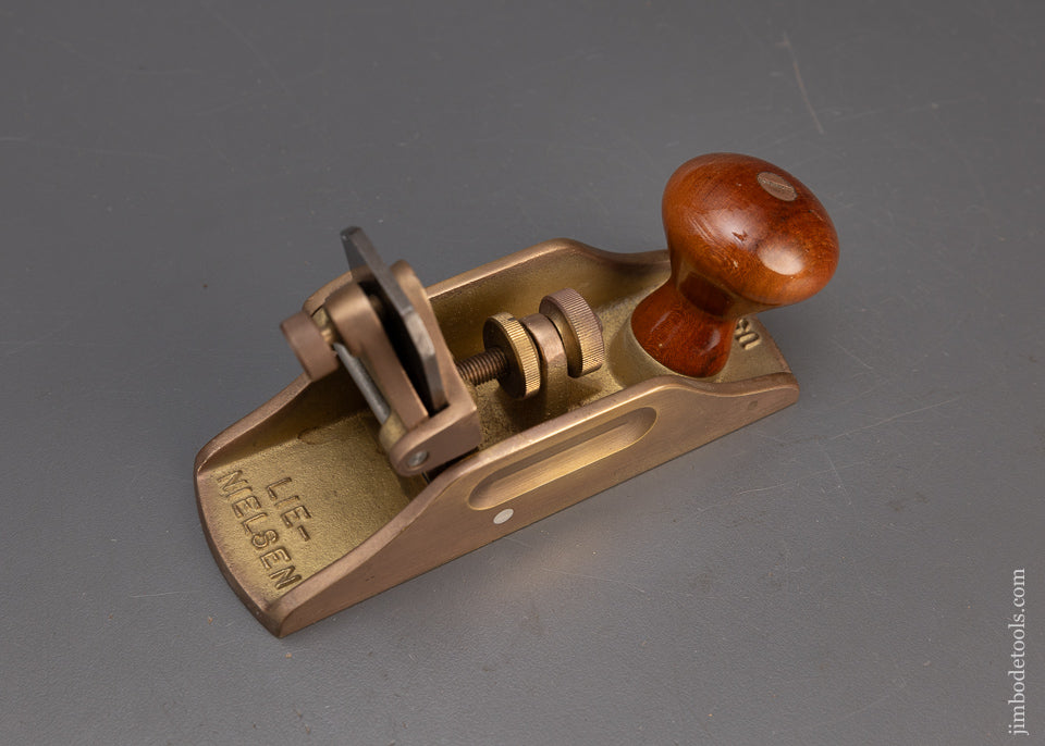 Out of Stock & Unavailable LIE NIELSEN No. 212 Scraper Plane in Bronze - 115195