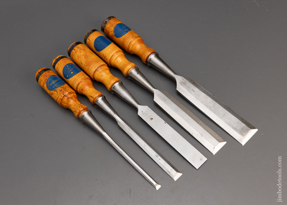 Fine Set of E.A. BERG ESKILSTUNA Bevel Edge Socket Firmer Chisels - 115294