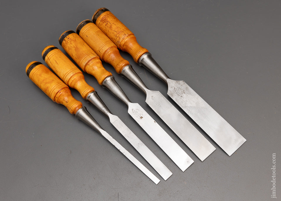 Fine Set of E.A. BERG ESKILSTUNA Bevel Edge Socket Firmer Chisels - 115294