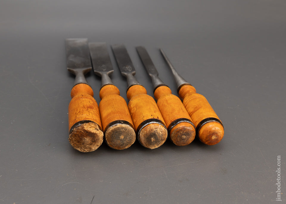 Fine Set of E.A. BERG ESKILSTUNA Bevel Edge Socket Firmer Chisels - 115294