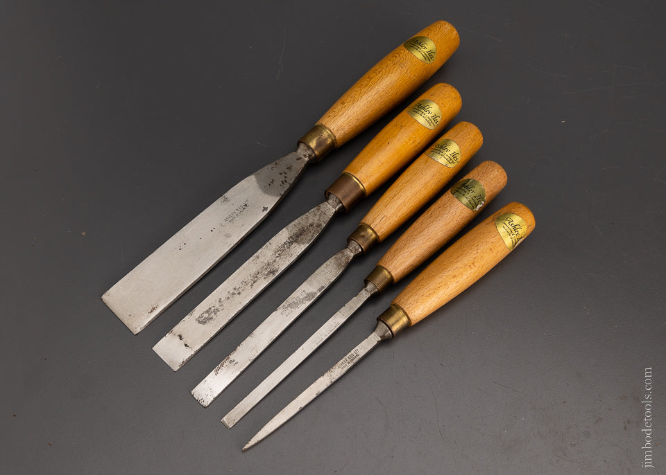 Mint Set of 5 ASHLEY ILES No. 1 Straight Chisels 1/8 to 1 1/4 Inch Sizes - 105722