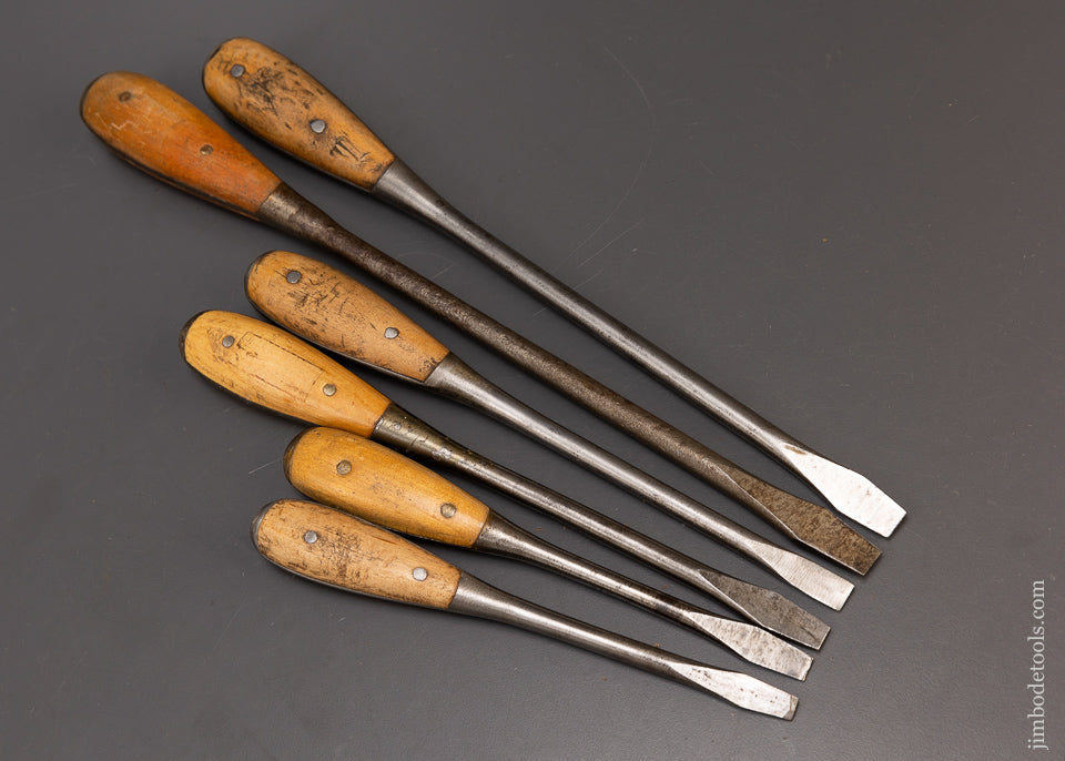 Fine Set of 6 IRWIN Perfect Handle Cabinet Maker’s Screwdrivers - 109479