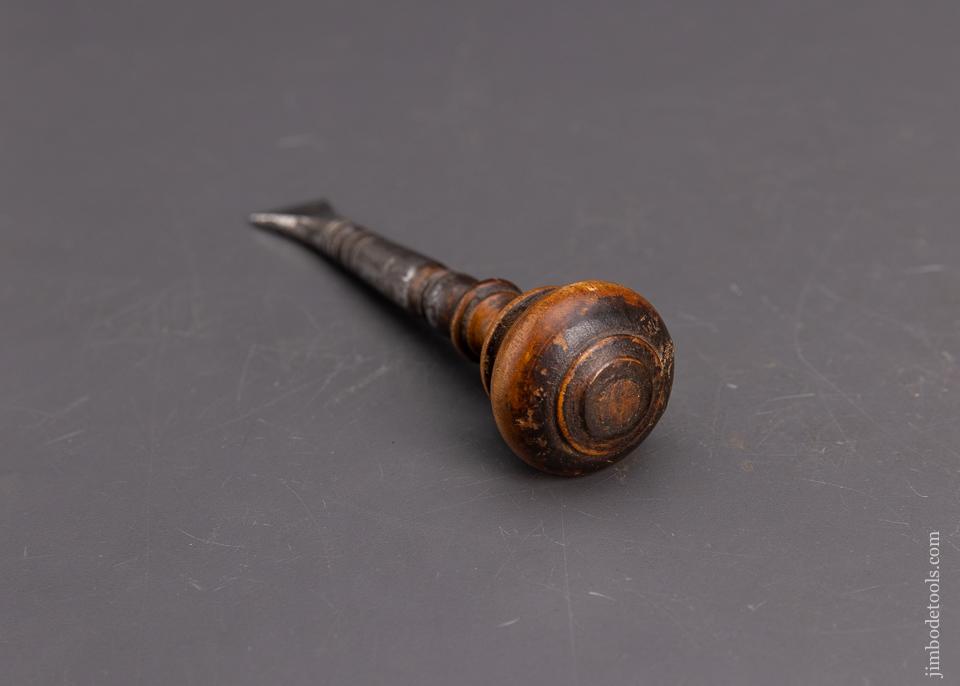 Spectacular 18th Century Buttonhole Chisel - 93452