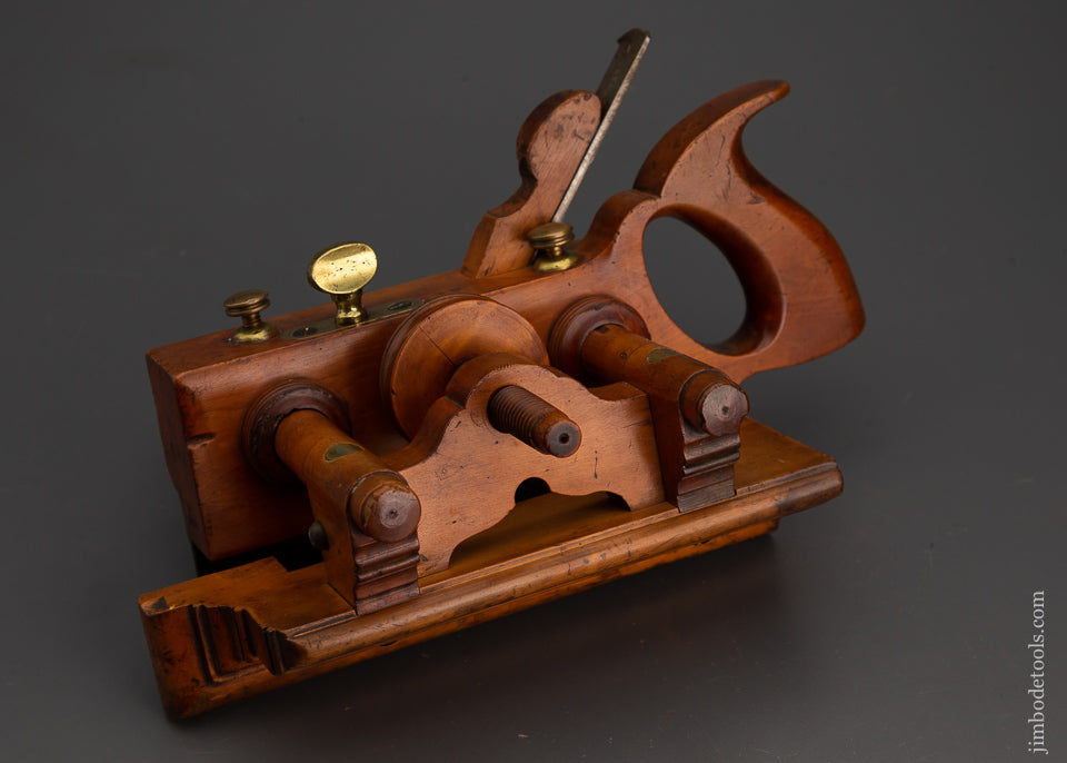 Magnificent OHIO TOOL CO. No. 110 Solid Boxwood Center Wheel Plow Plane - EXCELSIOR 102514